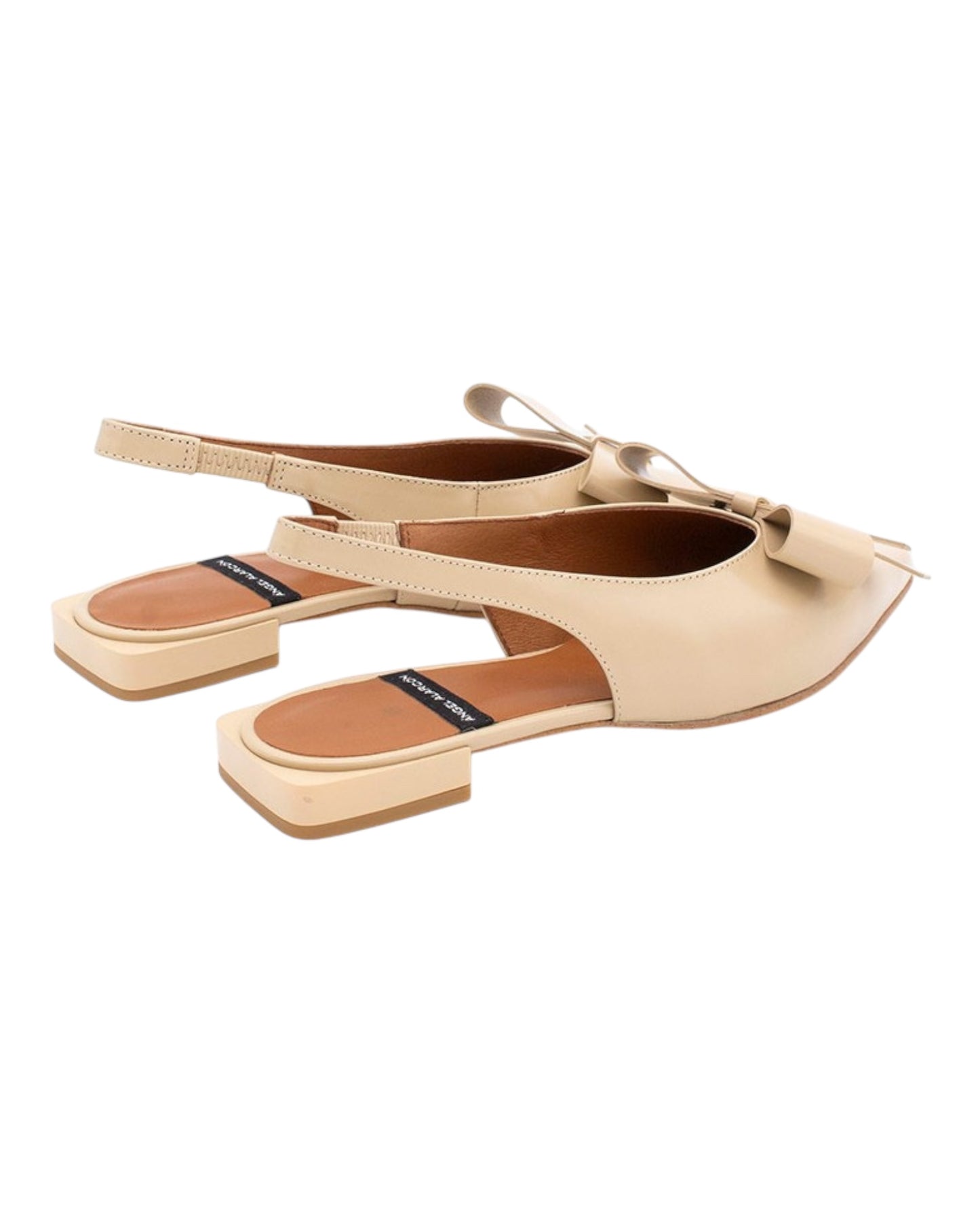 ANGEL ALARCON 010530B CHANEL BASSO A PUNTA CON FIOCCO IN PELLE LUCIDA BEIGE