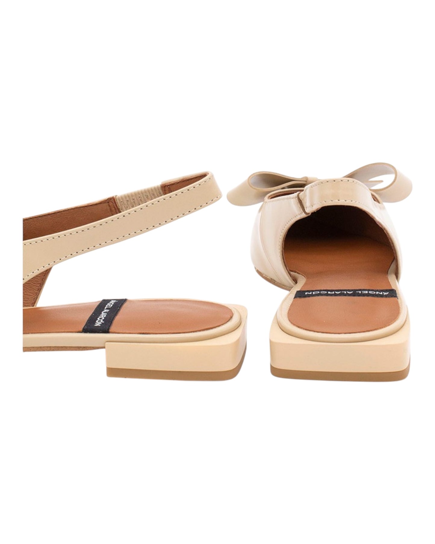 ANGEL ALARCON 010530B CHANEL BASSO A PUNTA CON FIOCCO IN PELLE LUCIDA BEIGE